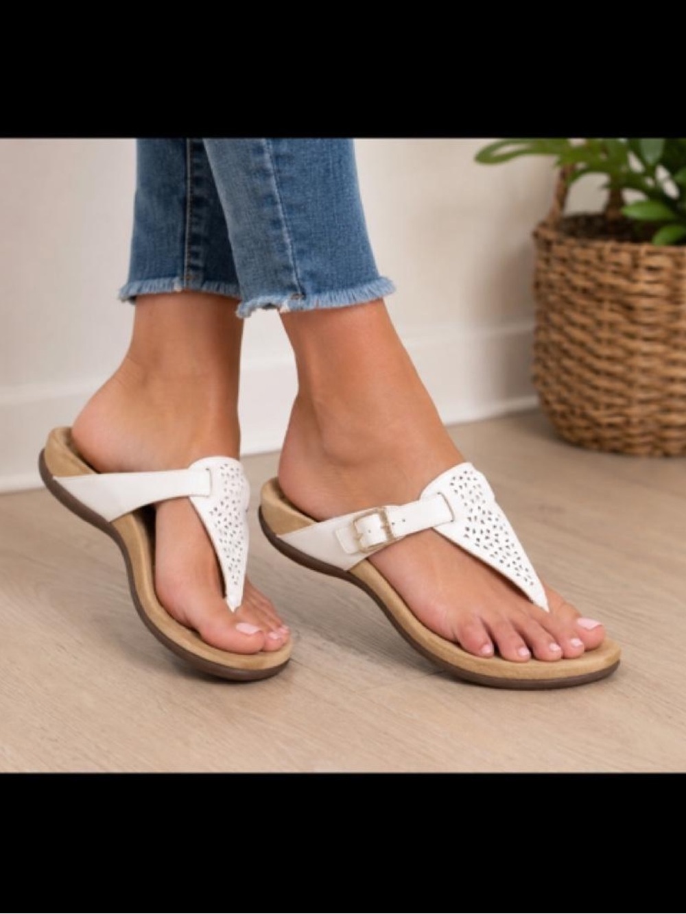 Vionic Tropez White T-Strap Sandals Women’s Size 10